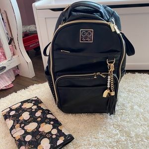 Itzy ritzy Chelsea boss babe diaper bag